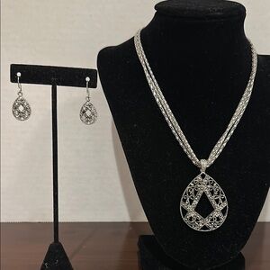 Silver Teardrop Crystal Necklace with Filigree Design